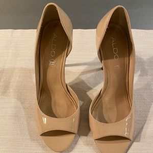 Aldo nude peep toe heels